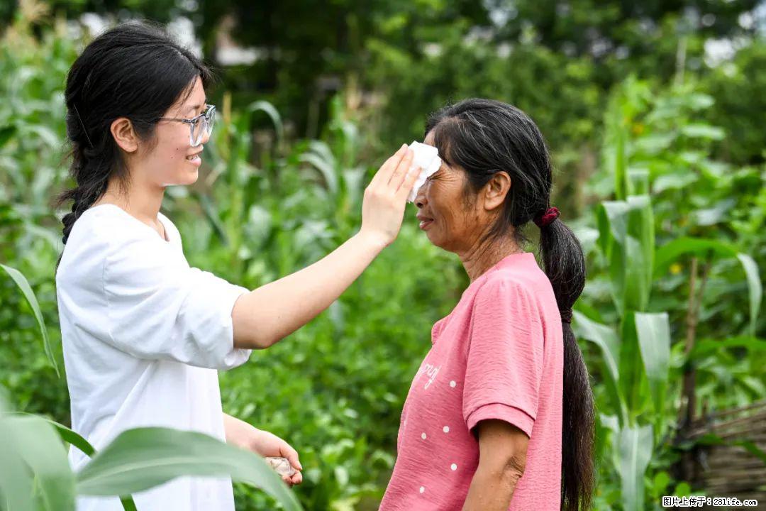 全网追的“扁担女孩”，找了一份暑假工，时薪12元 - 咸阳生活资讯 - 咸阳28生活网 xianyang.28life.com